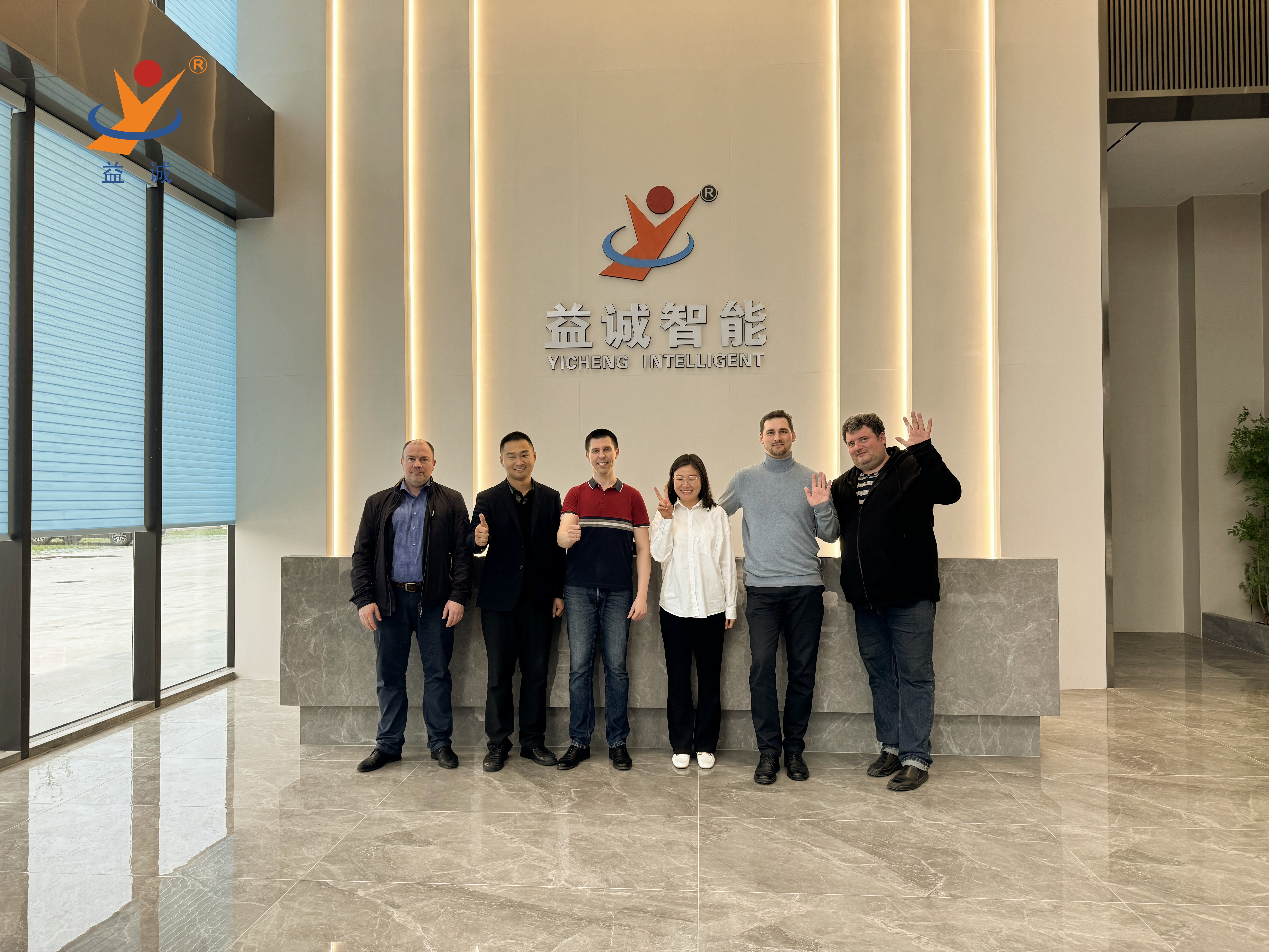 卓越品质 · 深获认可 | 俄罗斯客户莅临浙江益诚智能科技园现场验收设备!